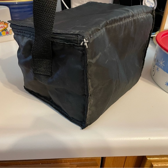 Knoxville Raceway Soft sided 6 pack can cooler - Picture 5 of 6